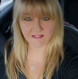 Meet your Posher, Pam